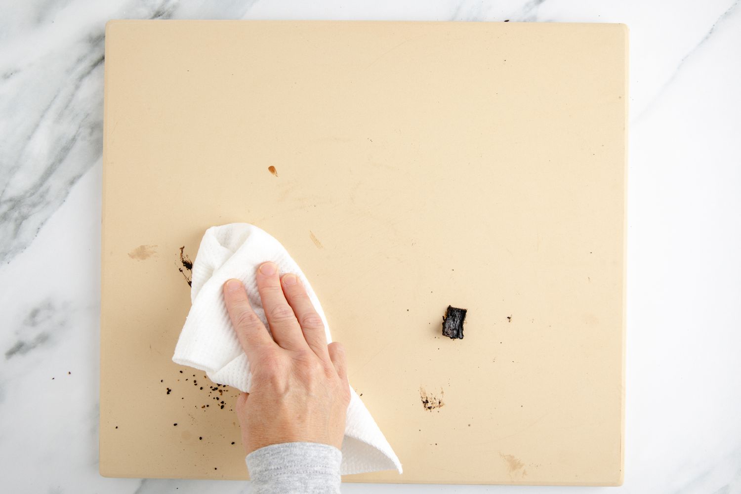 So reinigst du deinen Pizzastein richtig